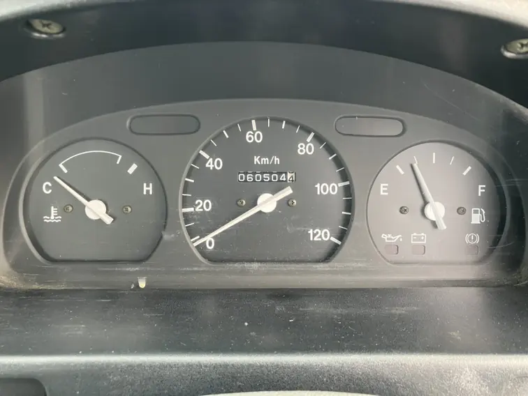 Kei Truck speedometer marked in km/h with the odometer reading in kilometers