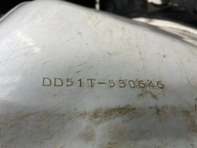 Suzuki Carry DD51T frame number stamped into the body